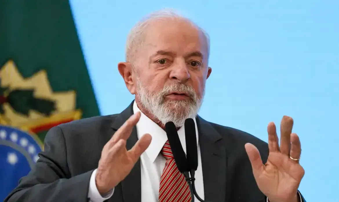 Lula Aprova Mudanças no FGTS: Fim do Saque-Aniversário e Ampliação do Crédito Consignado